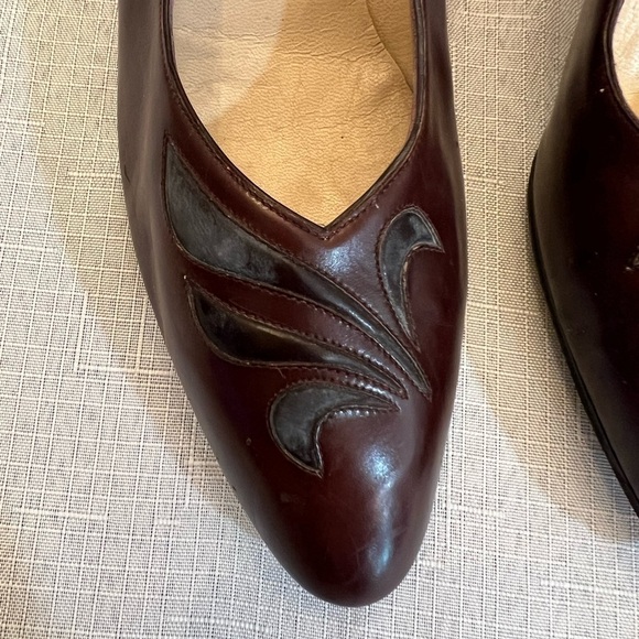 SALVATORE FERRAGAMO Vintage Women’s Burgundy Pumps, Made in Italy, Size 9 - Picture 3 of 9